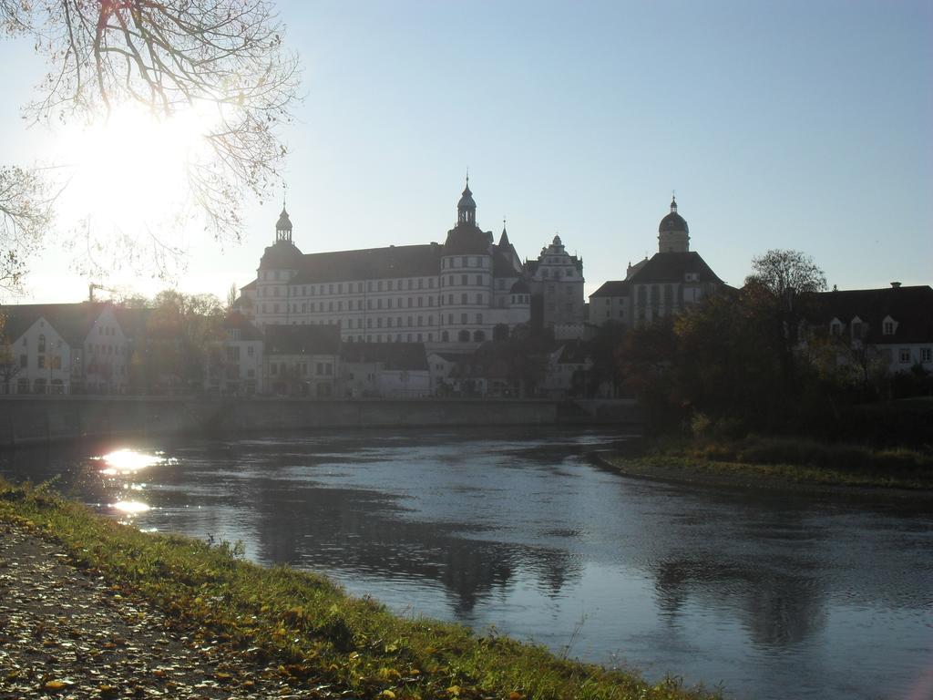 Hotel Am Fluss Neuburg an Der Donau Zewnętrze zdjęcie